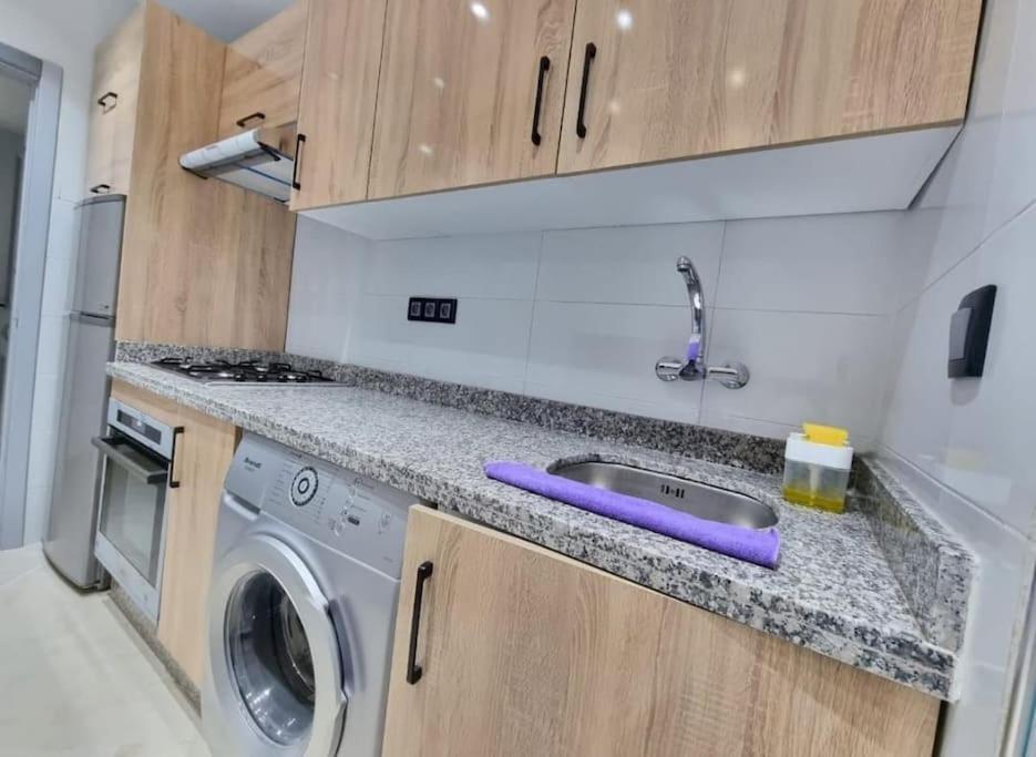 Appt New 4 Bed Upto 8 Aircon 7min Tangier
