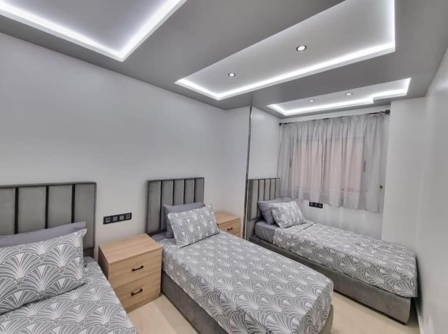 Apartment Appt New 4 Bed Upto 8 Aircon 7min *